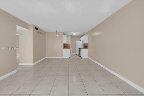 Condo in Coral Springs, Florida, 2 bedrooms  № 2068671 - photo 11