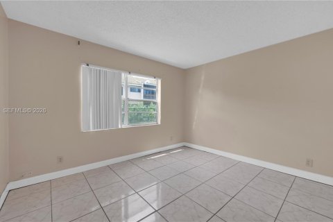 Condo in Coral Springs, Florida, 2 bedrooms  № 2068671 - photo 26