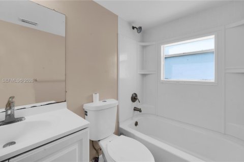 Condo in Coral Springs, Florida, 2 bedrooms  № 2068671 - photo 24