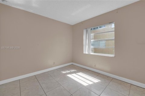 Condo in Coral Springs, Florida, 2 bedrooms  № 2068671 - photo 22