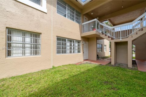 Condo in Coral Springs, Florida, 2 bedrooms  № 2068671