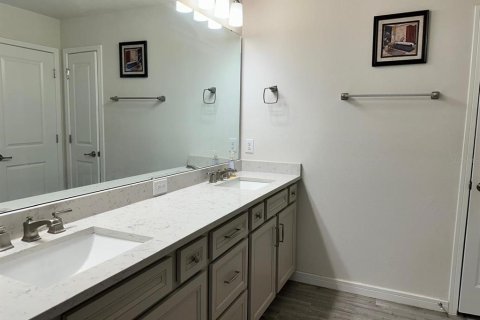 Villa ou maison à louer à Seffner, Floride: 4 chambres, 224.45 m2 № 2156063 - photo 11