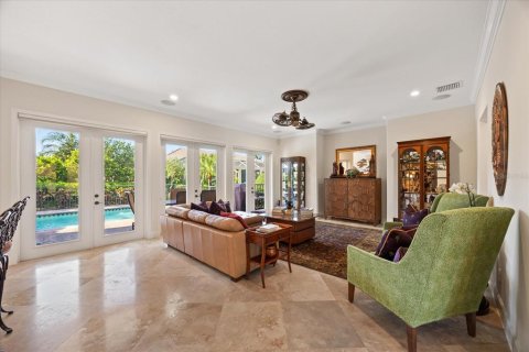 House in Apollo Beach, Florida 5 bedrooms, 406.08 sq.m. № 1720221 - photo 17
