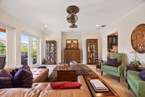 House in Apollo Beach, Florida 5 bedrooms, 406.08 sq.m. № 1720221 - photo 18
