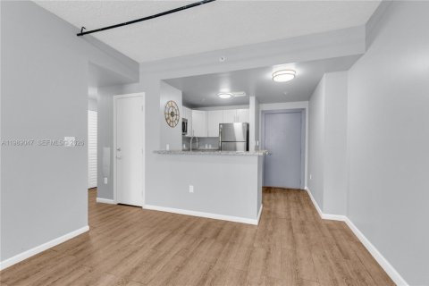 Condominio en alquiler en Miami, Florida, 1 dormitorio, 59.46 m2 № 2052340 - foto 30