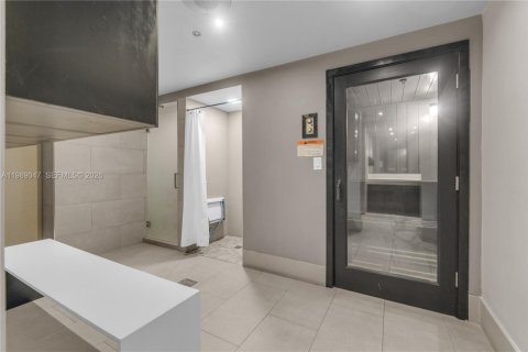 Condominio en alquiler en Miami, Florida, 1 dormitorio, 59.46 m2 № 2052340 - foto 25