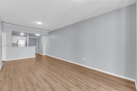 Condominio en alquiler en Miami, Florida, 1 dormitorio, 59.46 m2 № 2052340 - foto 6