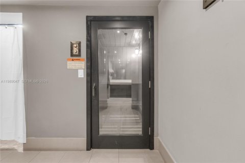 Condominio en alquiler en Miami, Florida, 1 dormitorio, 59.46 m2 № 2052340 - foto 26