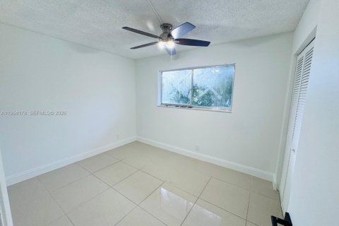 Condo in Miramar, Florida, 2 bedrooms  № 2025899 - photo 4