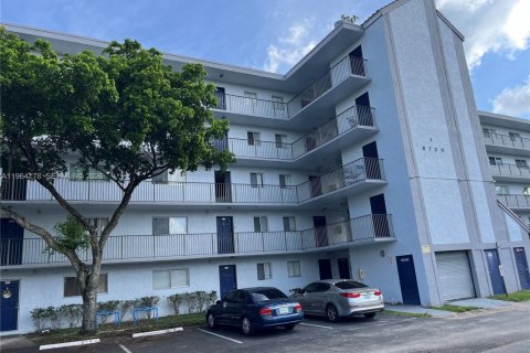 Condo in Miramar, Florida, 2 bedrooms  № 2025899 - photo 14