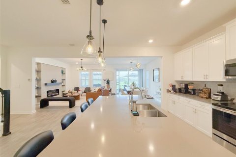 House in Winter Garden, Florida 4 bedrooms, 285.4 sq.m. № 1805540 - photo 6