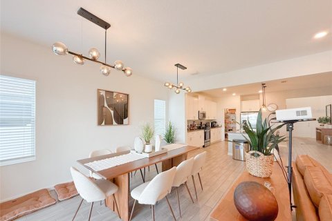 House in Winter Garden, Florida 4 bedrooms, 285.4 sq.m. № 1805540 - photo 12