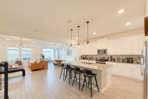 House in Winter Garden, Florida 4 bedrooms, 285.4 sq.m. № 1805540 - photo 8