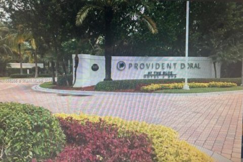 Hotel in Doral, Florida 1 bedroom, 65.5 sq.m. № 1102788 - photo 1