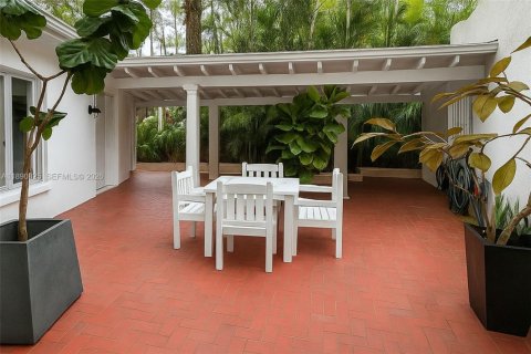 Villa ou maison à louer à Miami, Floride: 2 chambres, 111.48 m2 № 1944643 - photo 11