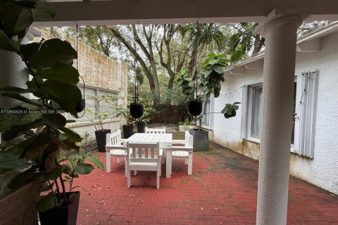 Снять в аренду виллу или дом в Майами, Флорида 2 спальни, 111.48м2, № 1944643 - фото 14
