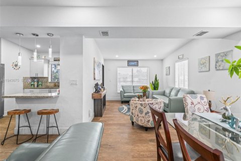 Villa ou maison à vendre à Miami, Floride: 3 chambres, 130.9 m2 № 2059947 - photo 30