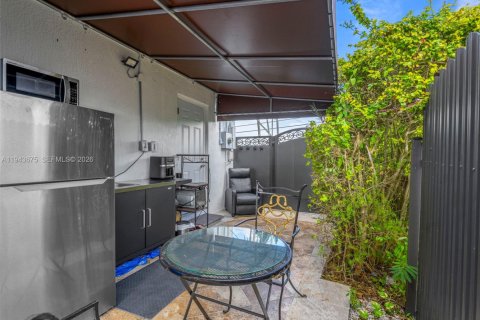 Villa ou maison à vendre à Miami, Floride: 3 chambres, 130.9 m2 № 2059947 - photo 10