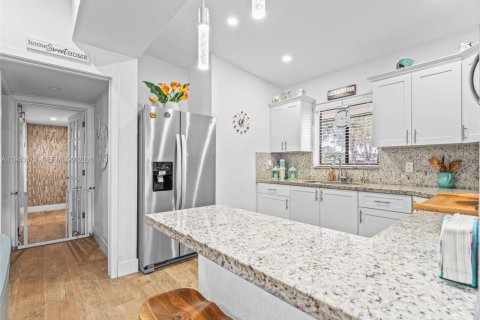 Villa ou maison à vendre à Miami, Floride: 3 chambres, 130.9 m2 № 2059947 - photo 26