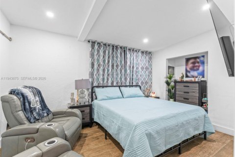 Villa ou maison à vendre à Miami, Floride: 3 chambres, 130.9 m2 № 2059947 - photo 20