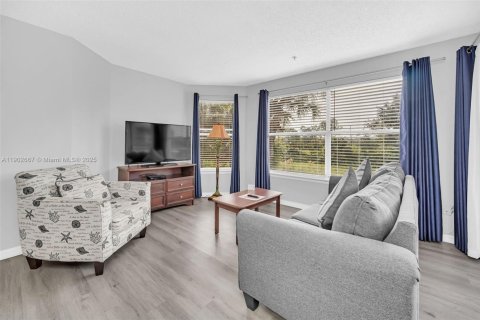 Condo in Orlando, Florida, 2 bedrooms  № 1954706 - photo 2