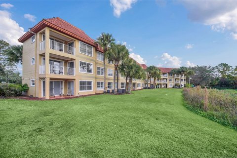 Condo in Orlando, Florida, 2 bedrooms  № 1954706 - photo 13