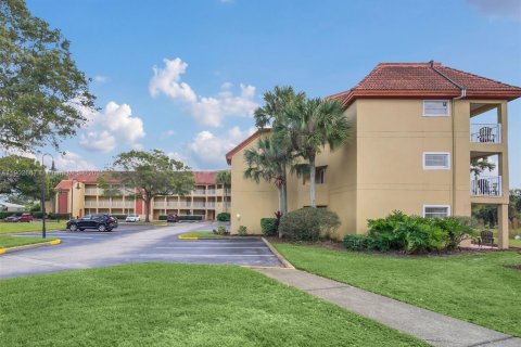 Condo in Orlando, Florida, 2 bedrooms  № 1954706 - photo 15