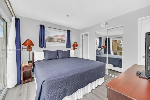 Condo in Orlando, Florida, 2 bedrooms  № 1954706 - photo 6