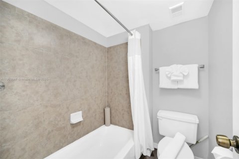 Condo in Orlando, Florida, 2 bedrooms  № 1954706 - photo 9