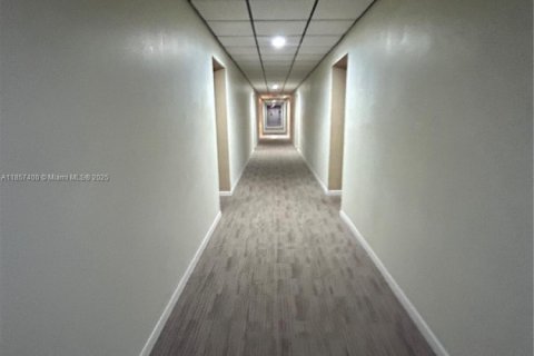 Copropriété à vendre à Miami, Floride: 2 chambres, 111.48 m2 № 2022922 - photo 24