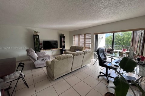Copropriété à vendre à Miami, Floride: 2 chambres, 111.48 m2 № 2022922 - photo 6