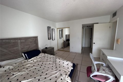 Copropriété à vendre à Miami, Floride: 2 chambres, 111.48 m2 № 2022922 - photo 14