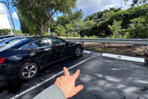 Copropriété à vendre à Miami, Floride: 2 chambres, 111.48 m2 № 2022922 - photo 30