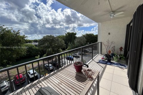 Copropriété à vendre à Miami, Floride: 2 chambres, 111.48 m2 № 2022922 - photo 7