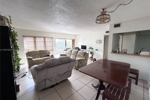 Copropriété à vendre à Miami, Floride: 2 chambres, 111.48 m2 № 2022922 - photo 5
