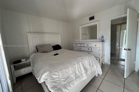 Copropriété à vendre à Miami, Floride: 2 chambres, 111.48 m2 № 2022922 - photo 8