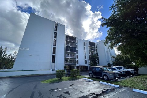 Copropriété à vendre à Miami, Floride: 2 chambres, 111.48 m2 № 2022922 - photo 26