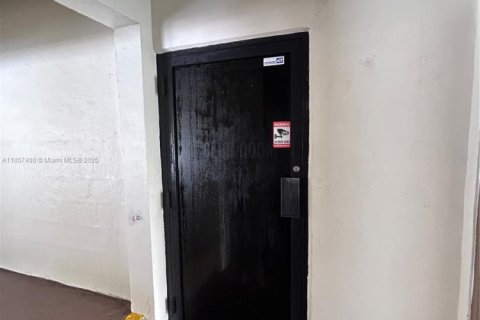Copropriété à vendre à Miami, Floride: 2 chambres, 111.48 m2 № 2022922 - photo 29