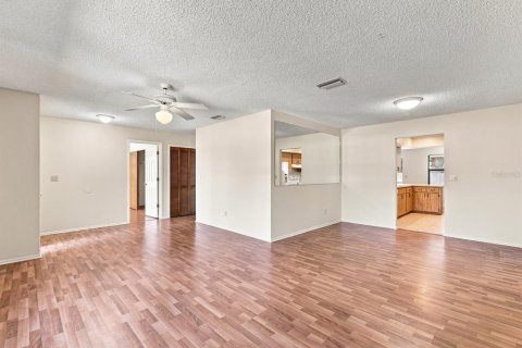 House in Bradenton, Florida 3 bedrooms, 172.24 sq.m. № 2302172 - photo 6