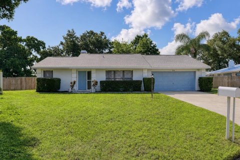 House in Bradenton, Florida 3 bedrooms, 172.24 sq.m. № 2302172