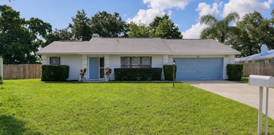 House in Bradenton, Florida 3 bedrooms, 172.24 sq.m. № 2302172