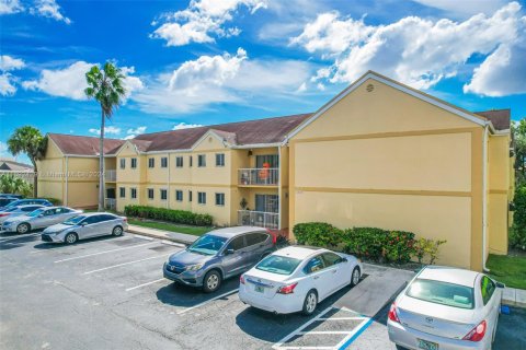 Condominio en venta en Miami, Florida, 2 dormitorios, 89.19 m2 № 1863642 - foto 13