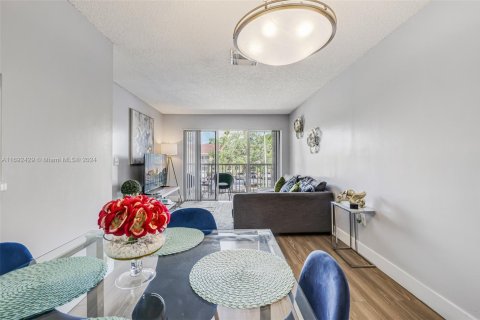 Condominio en venta en Miami, Florida, 2 dormitorios, 89.19 m2 № 1863642 - foto 3