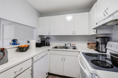 Condominio en venta en Miami, Florida, 2 dormitorios, 89.19 m2 № 1863642 - foto 27