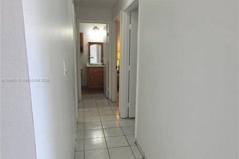 Touwnhouse à vendre à Miami, Floride: 3 chambres, 106.28 m2 № 1998142 - photo 20