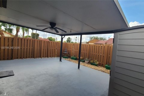 Touwnhouse à vendre à Miami, Floride: 3 chambres, 106.28 m2 № 1998142 - photo 23