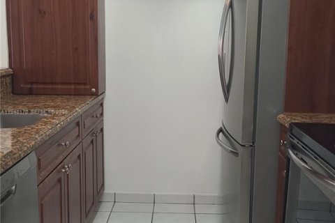 Touwnhouse à vendre à Miami, Floride: 3 chambres, 106.28 m2 № 1998142 - photo 9