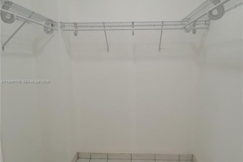 Touwnhouse à vendre à Miami, Floride: 3 chambres, 106.28 m2 № 1998142 - photo 14