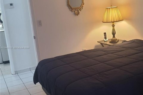 Touwnhouse à vendre à Miami, Floride: 3 chambres, 106.28 m2 № 1998142 - photo 18