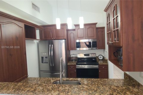 Touwnhouse à vendre à Miami, Floride: 3 chambres, 106.28 m2 № 1998142 - photo 8